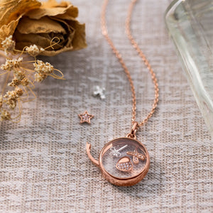 Kisses - Love | Charms | Stow Lockets