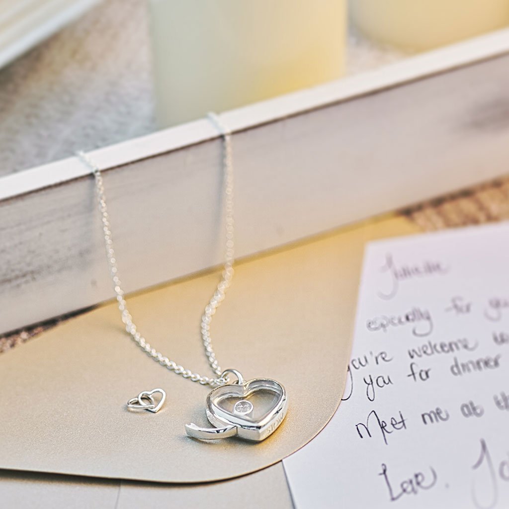 Medium Silver Heart Locket | Lockets | Stow Lockets