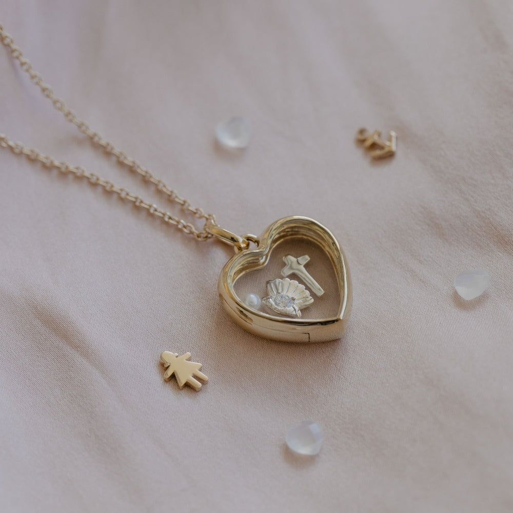 Scallop - Inner Beauty | Charms | Stow Lockets