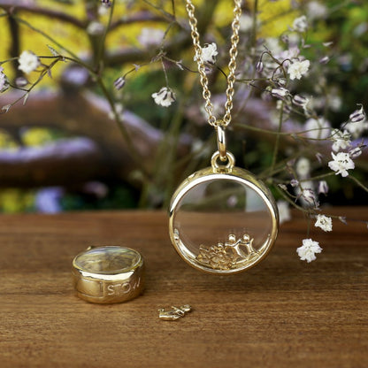 Stow Lockets Large 9ct Gold Locket